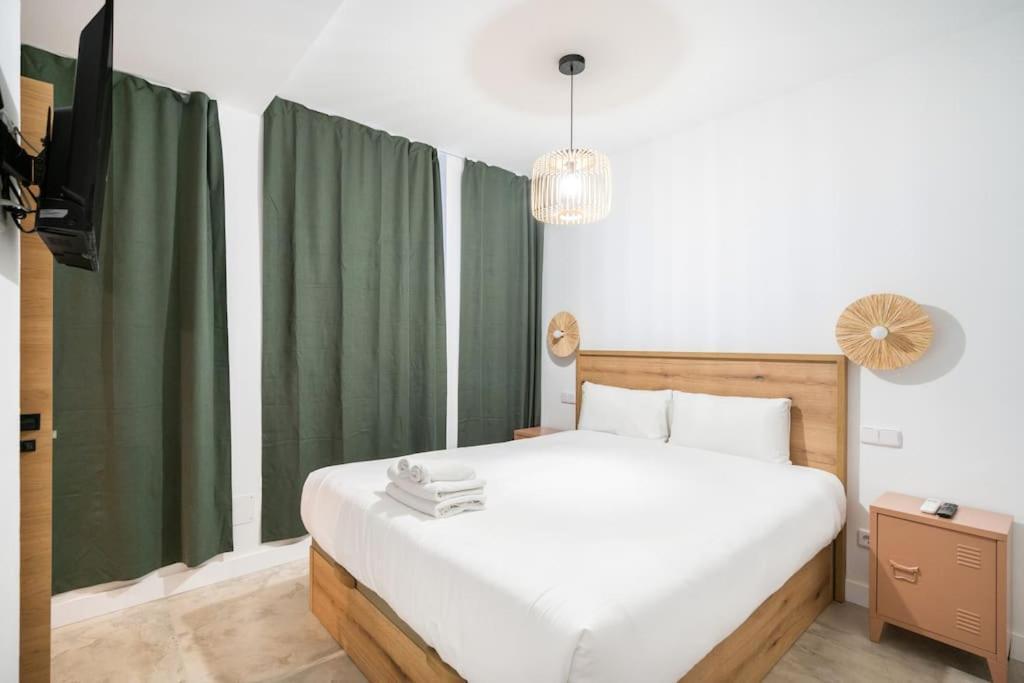 Nice Flat In Lavapies At Street Level S23A Madrid Buitenkant foto