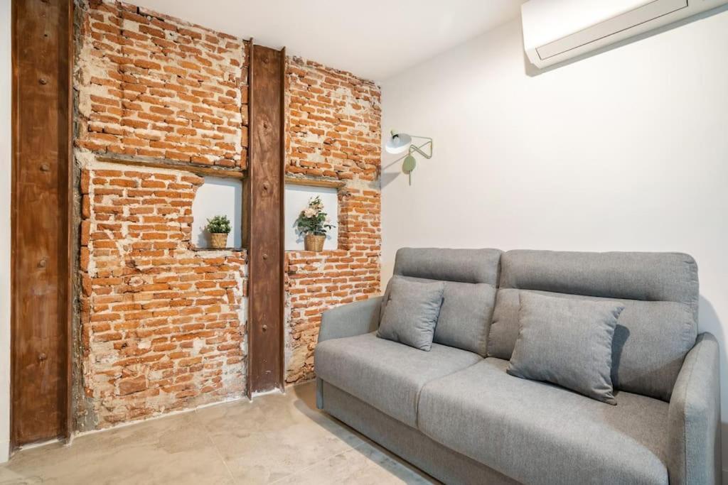 Nice Flat In Lavapies At Street Level S23A Madrid Buitenkant foto