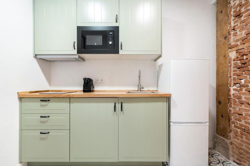 Nice Flat In Lavapies At Street Level S23A Madrid Buitenkant foto