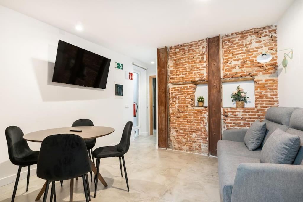 Nice Flat In Lavapies At Street Level S23A Madrid Buitenkant foto