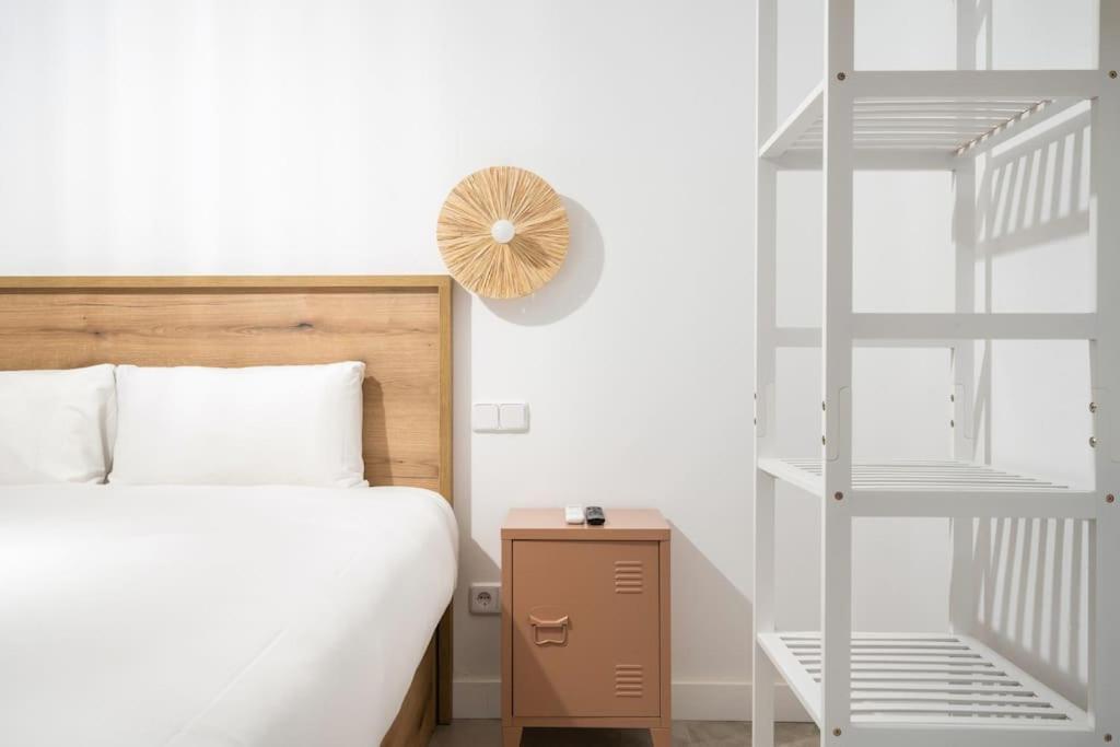 Nice Flat In Lavapies At Street Level S23A Madrid Buitenkant foto