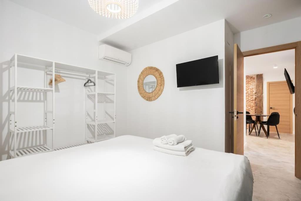 Nice Flat In Lavapies At Street Level S23A Madrid Buitenkant foto
